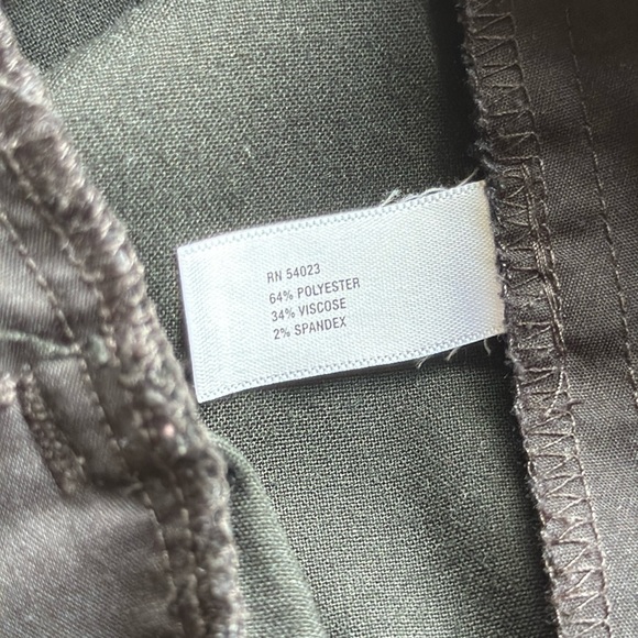 GAP Black Twill Downtown City Shorts Cuffs 11” Inseam Flat Front Belt Loops Sz 6 - Picture 3 of 12